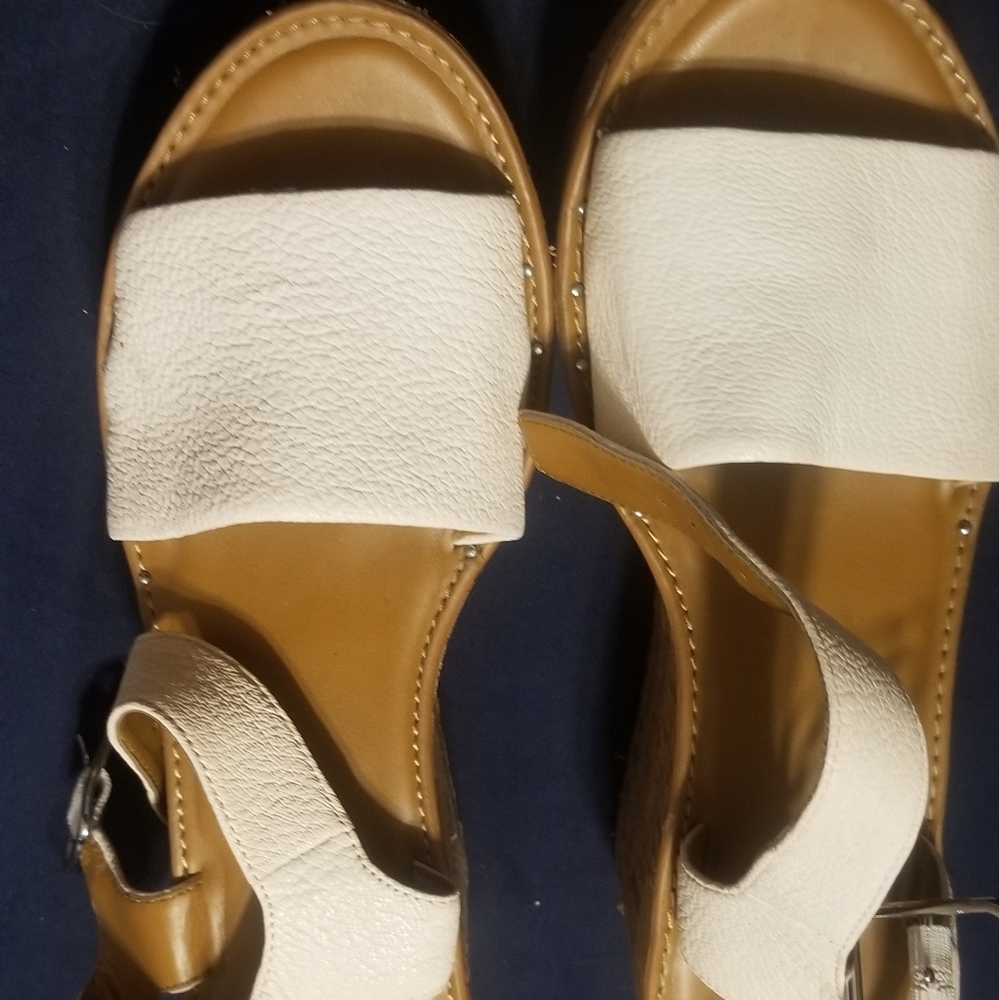 Sandles